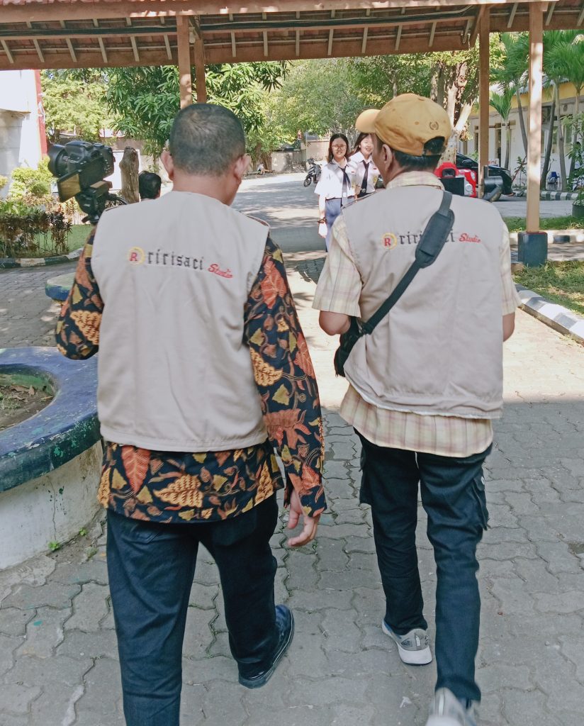 Crew Ririsaci Pasuruan dalam proses shooting-Whatsapp-Sri-081325043792
https://cs.ririsaci.com