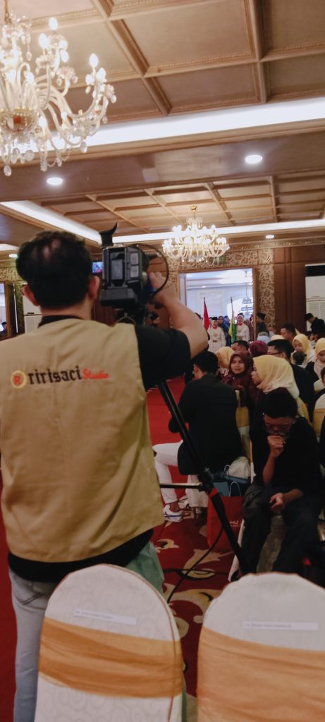 Ririsaci media Pasuruan -Jasa Foto & Video, Sri 0813 2504 3792
